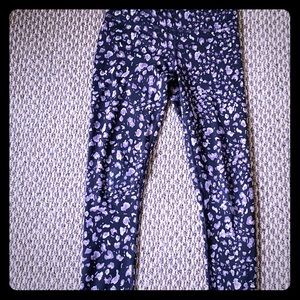 Fabletics printed pants in XXS good condition.